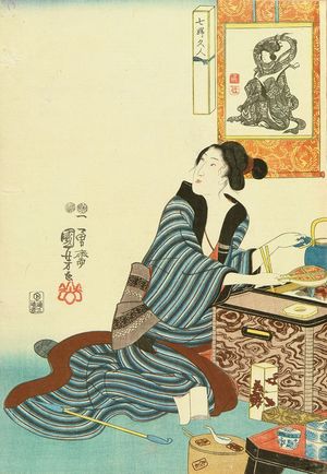 歌川国芳: A beauty roasting tea, with a hanging scroll shaped reserve with a figure of Benten, from - 原書房