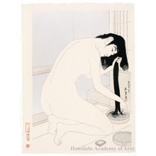 橋口五葉: Woman Kneeling in the Bath and Combing Her Hair - ホノルル美術館