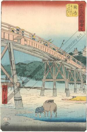 歌川広重: Print 39: Okazaki, The Yahagi bridge across the Yahagi river (Station 38) - Austrian Museum of Applied Arts