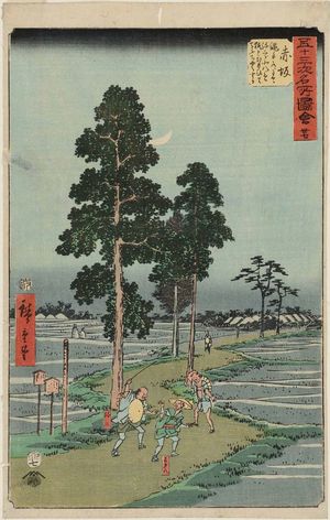 Utagawa Hiroshige: No. 37, Akasaka: On the Nawate Road, Yajirôbei Takes Kitahachi for a Fox and Beats Him (Akasaka, Nawatemichi ni te Yajirôbei Kitahachi o kitsune to omohite chôchaku suru), from Famous Sights of the 53 Stations (Gojûsan tsugi meisho zue) (Vertical Tôkaidô) - Museum of Fine Arts